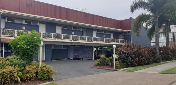 Front entrance of Central Motel Ipswich freshly painted.